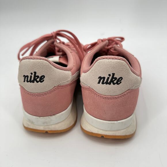 NIKE Internationalist Pink White Athletic Sneakers CW7637-991 // 9 - Picture 3 of 7